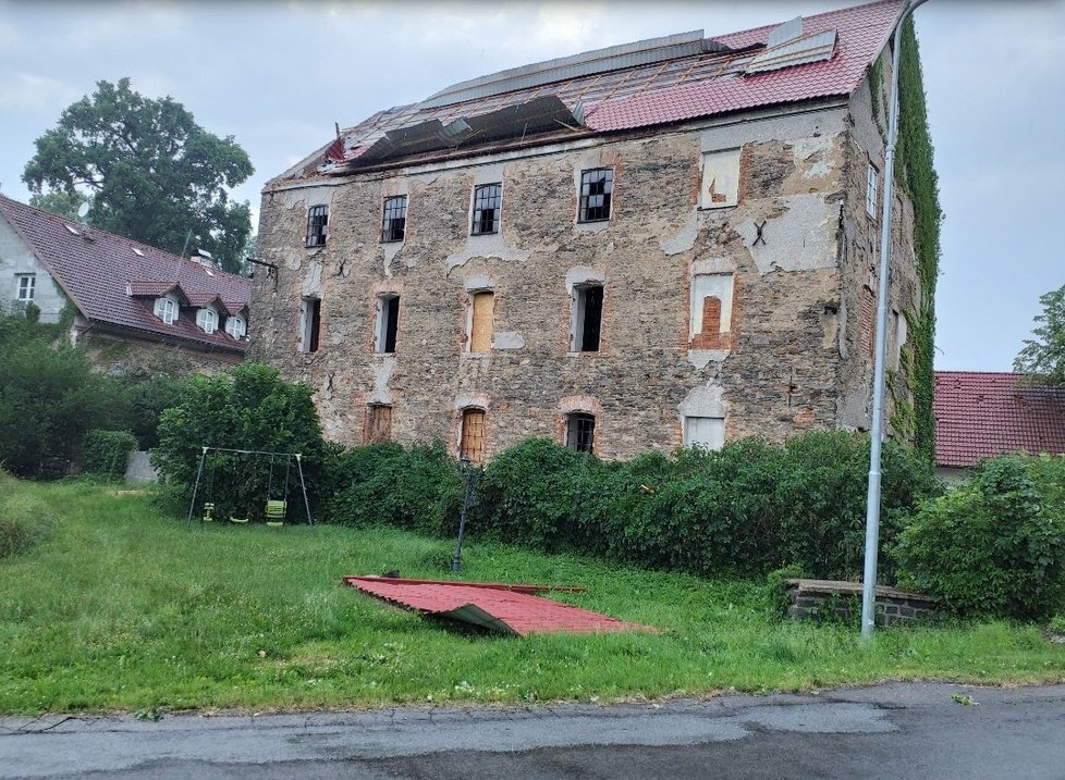 Silné bouřky zasáhly Česko: Škody hlásí i v Pardubickém kraji (20.6.2022)