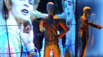 Recenze dokumentu: Výstava o Bowiem ožila v kinech