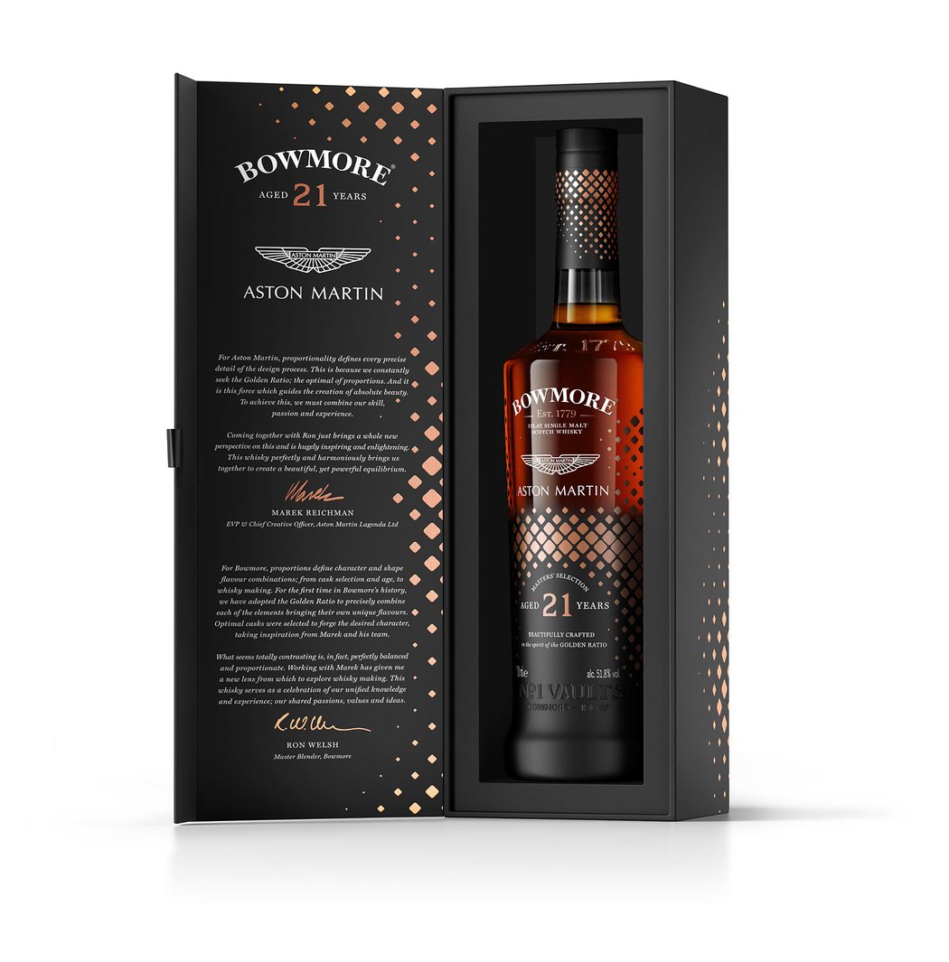 Bowmore Aston Martin 21 Masters SelectionBottle