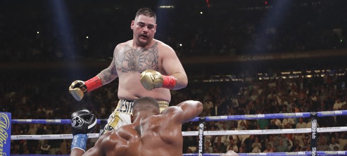 Andy Ruiz poslal Joshuu několikrát k zemi