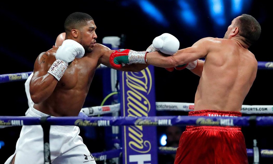 Anthony Joshua knockoutoval Kubrata Puleva v devátém kole!