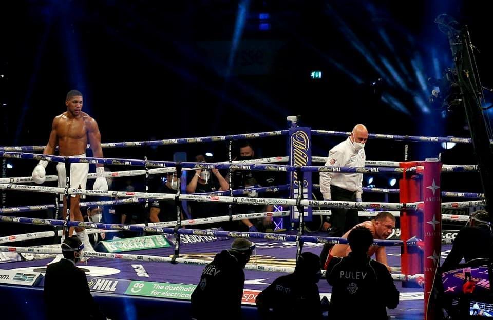 Anthony Joshua knockoutoval Kubrata Puleva v devátém kole