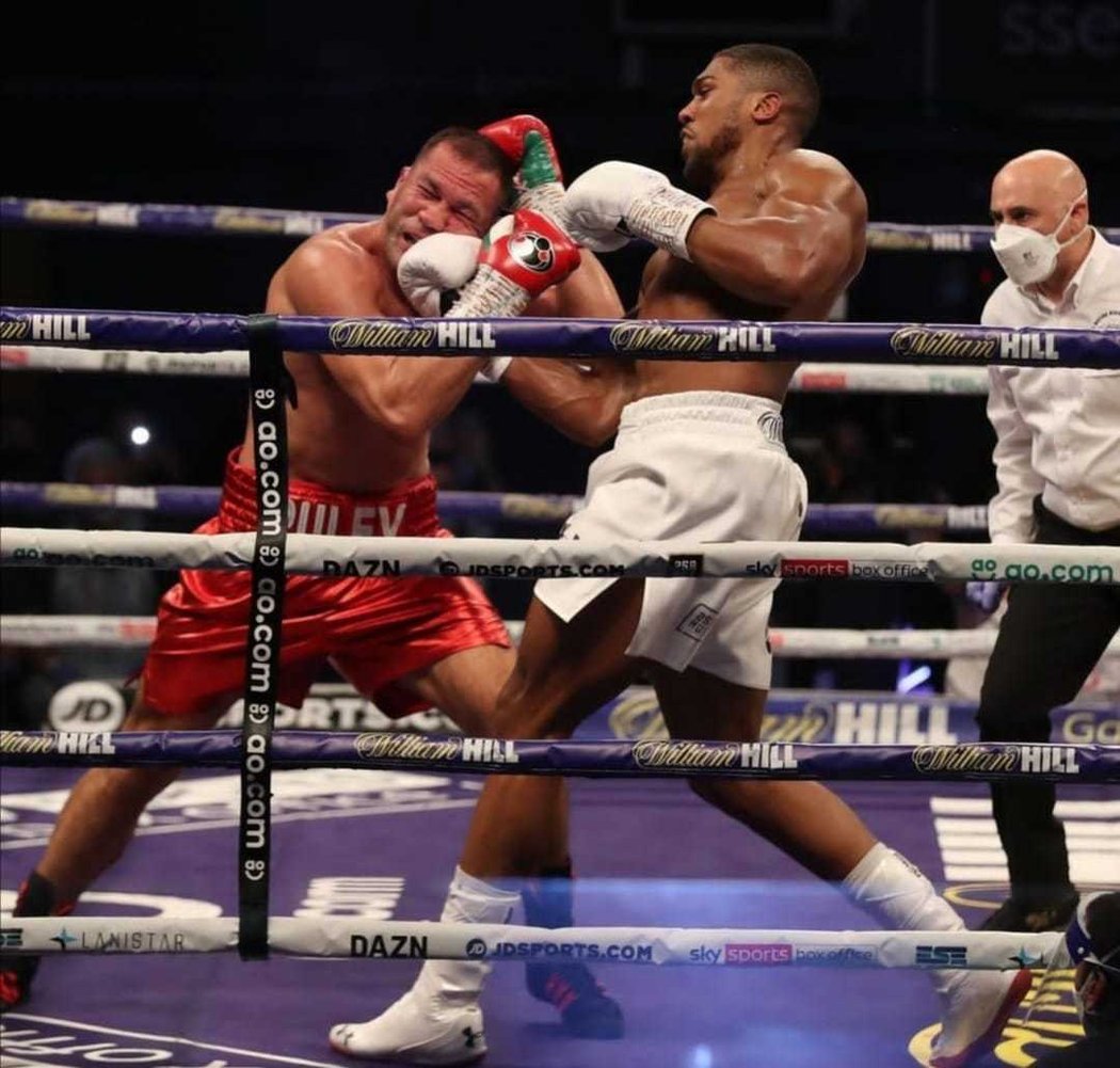 Anthony Joshua knockoutoval Kubrata Puleva v devátém kole