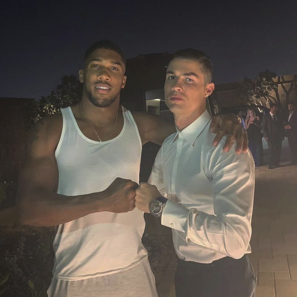 Anthony Joshua a Cristiano Ronaldo