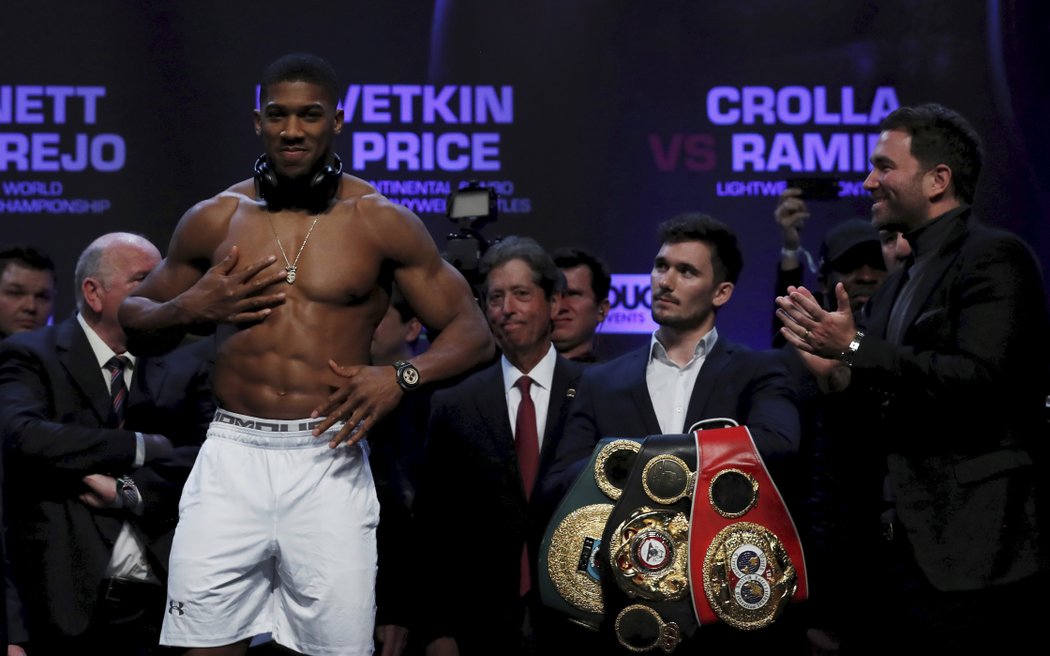 Anthony Joshua je favoritem zápasu proti Josephu Parkerovi