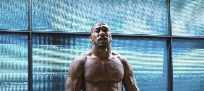 Boxer Anthony Joshua má tělo kulturisty