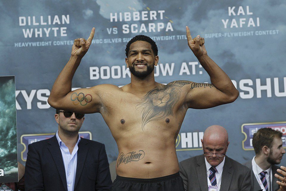 Dominic Breazeale na vážení před zápasem s Anthonym Joshuou