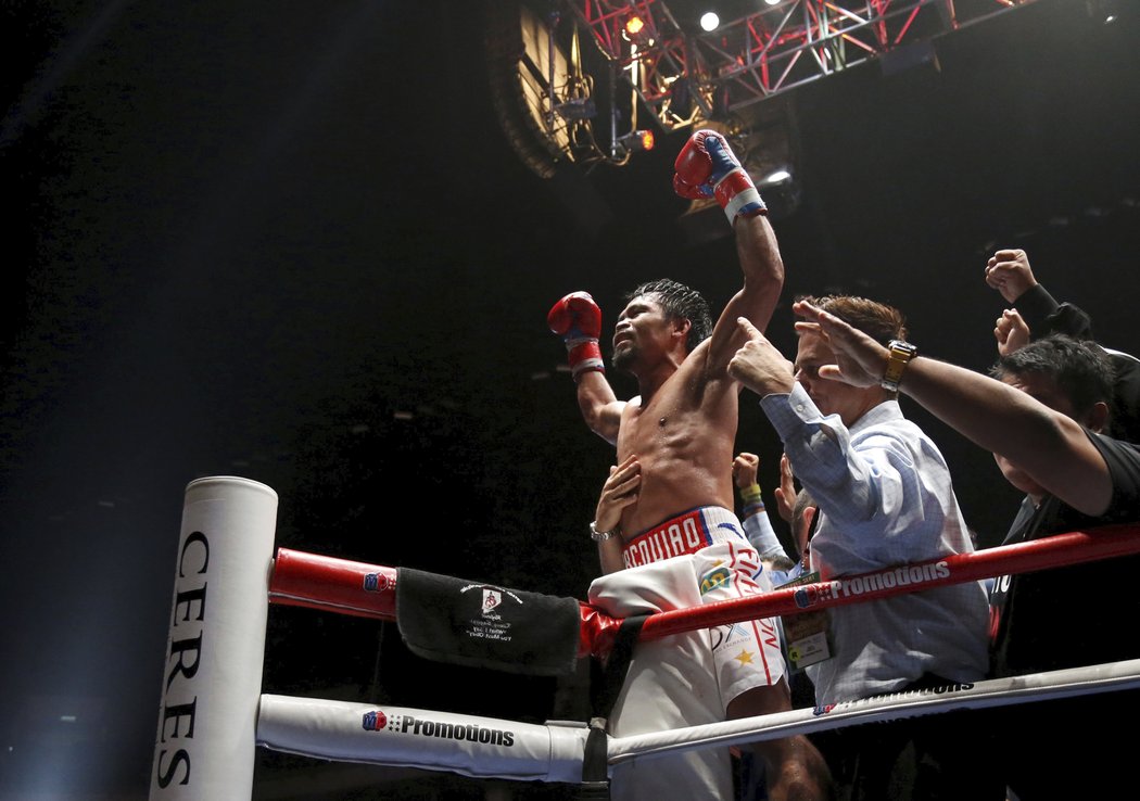 Filipínský boxer Manny Pacquiao se ve 39 letech stal znovu profesionálním mistrem světa