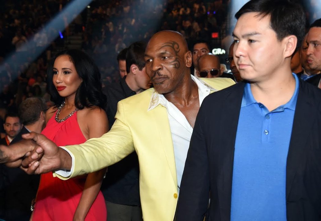 Také boxerská legenda Mike Tyson nechyběla mezi diváky