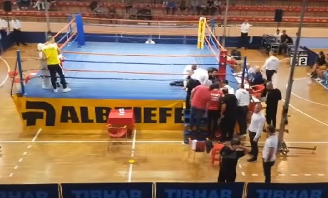 Boxer Boris Stančov, který bojoval na licenci bratrance Isuse Veličkova, utrpěl v ringu smrtelné zranění