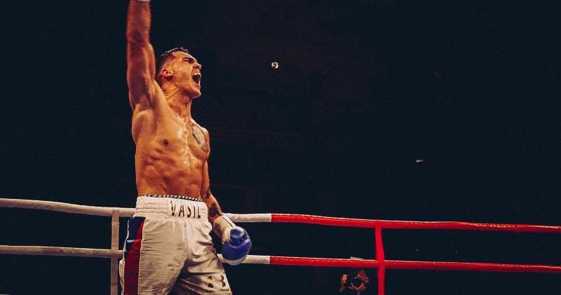 Vasil Ducár předvedl suverénní výkon, když ve třetím kole knockoutovým úderem ukončil boxerský zápas s Václavem Pejsarem