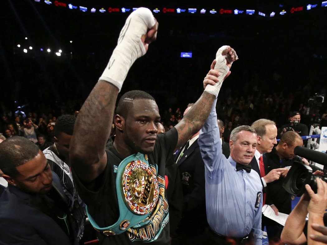 Deontay Wilder slavil titul organizace WBC v těžké váze