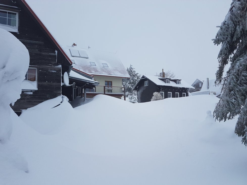 Město Boží Dar vyhlásilo kvůli sněhu kalamitní stav (11.1 2019)