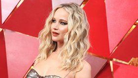 Trendy vlny jako mořská panna podle Jennifer Lawrence: Jak na ně?