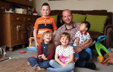 Gay adoptoval čtyři postižené děti: Bylo to nejlepší rozhodnutí mého života