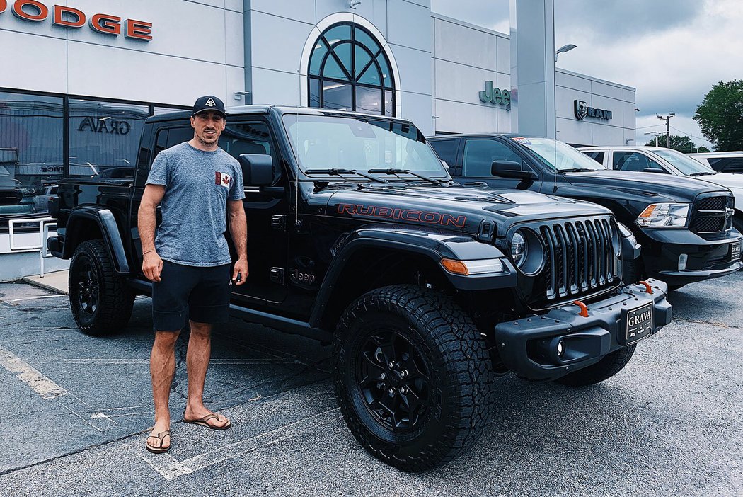 Brad Marchand a Jeep Gladiator