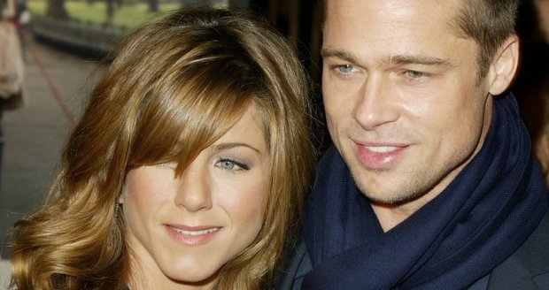 S bývalou manželkou, krásnou Jennifer Aniston, si už zase rozumějí.