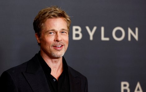 Brad Pitt zrovna natáčí film Vlci.