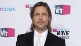 Brad Pitt nelení, kvůli synovi obléká brnění