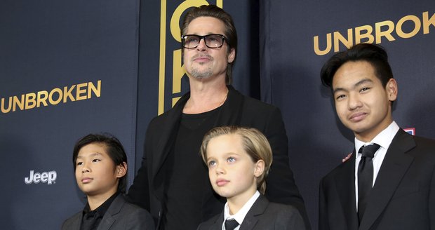 Herec Brad Pitt vyrazil do kina s dětmi: Paxem, Shiloh a Maddoxem