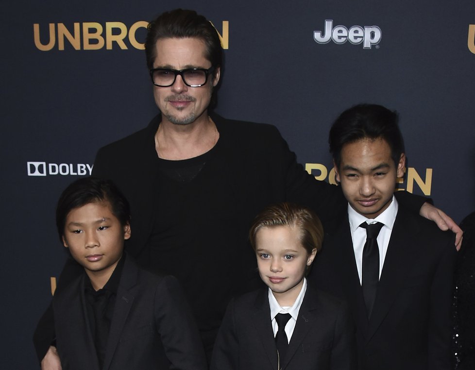 Herec Brad Pitt vyrazil do kina s dětmi: Paxem, Shiloh a Maddoxem