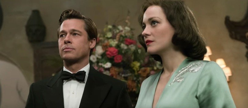 Brad Pitt a Marion Cottilard ve filmu Allied (Spojenci)