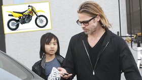 Brad Pitt se zbláznil: K 11. narozeninám koupil synovi motorku! 