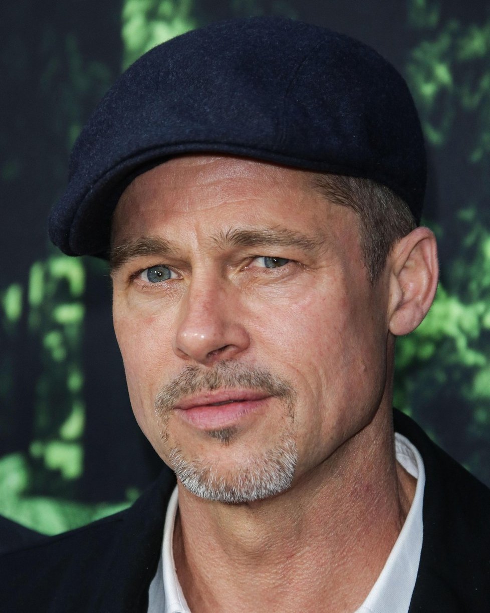 Brad Pitt byl osloven, aby byl součástí filmu o Mansonovi.