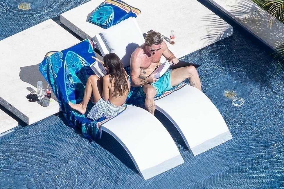 Brad Pitt na dovolené v Mexiku