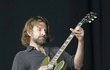 Bradley Cooper překvapil návštěvníky Glastonbury