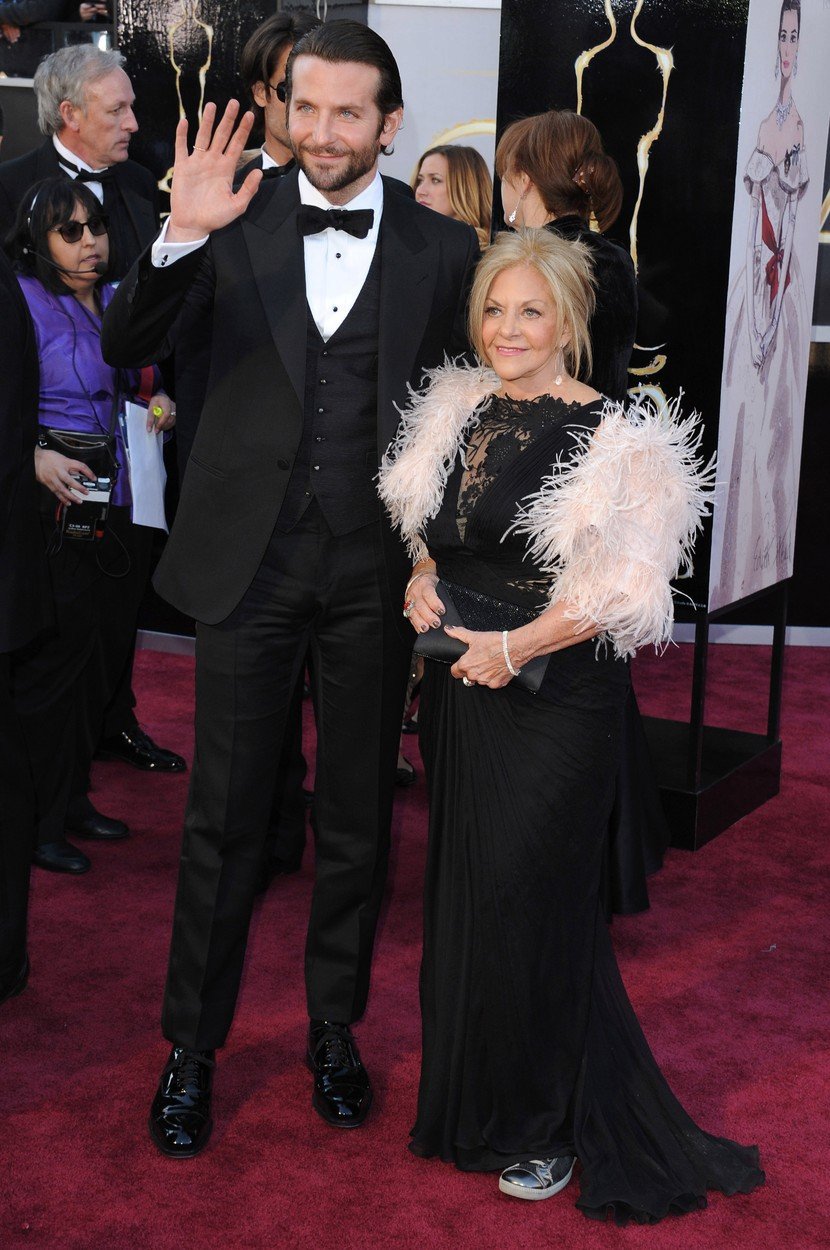 Bradley Cooper  se svou matkou