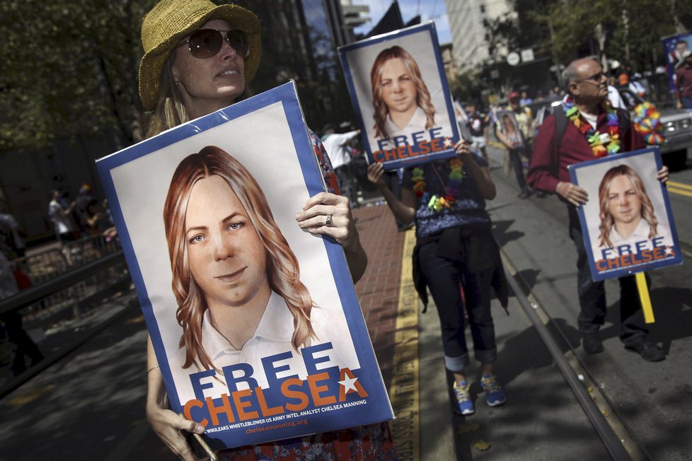 Za propuštění Manningové se zasazovala řada Američanů.