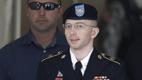 Manningovi hrozilo až 90 let vězení.