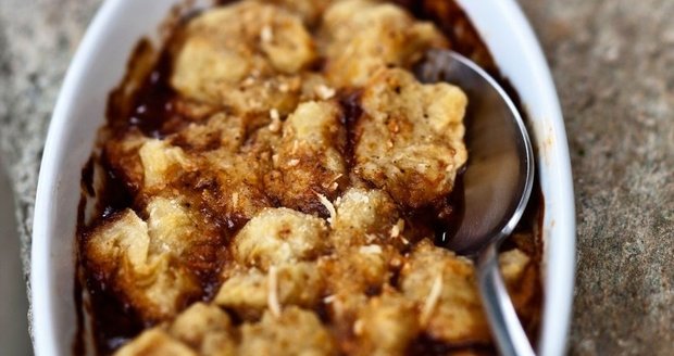 Bramborové šišky Quenelles s parmezánem Bramborové šišky Quenelles s parmezánem