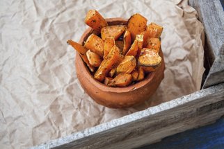 Pečené brambory z trouby: Samostatný chod i křupavá příloha k masu. Jak na ně?
