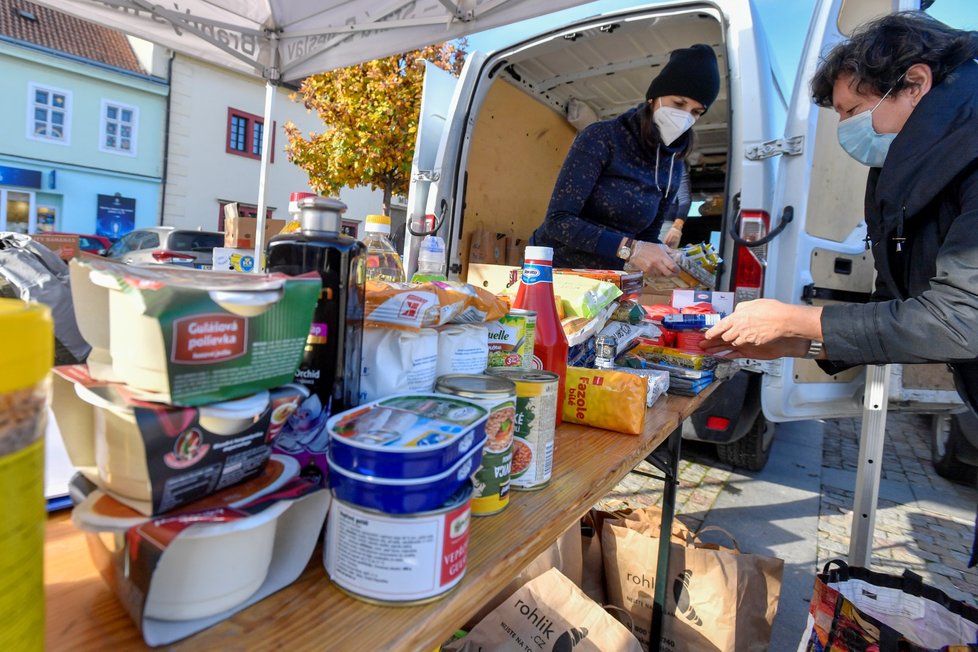 Potravinová sbírka: Brandýs nad Labem sbírá dary do osmi do večera