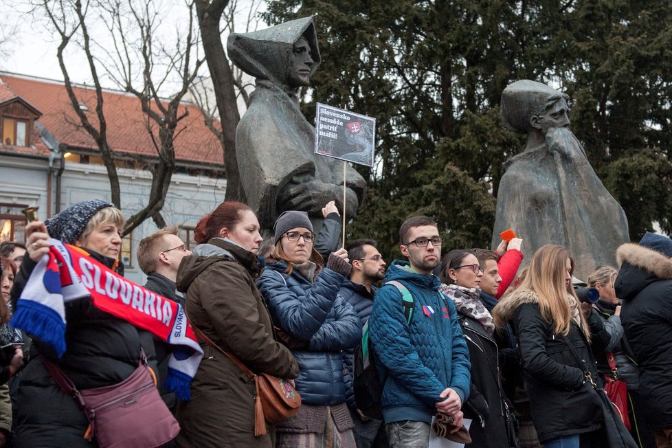 Demonstrace proti vládě a za nezávislé vyšetření vraždy slovenského novináře Kuciaka a jeho partnerky Martiny v Bratislavě (9. března 2018)