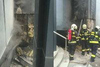 Čtyři hvězdičky v plamenech: V centru Bratislavy hořel luxusní hotel! Na místě zasahovaly desítky hasičů