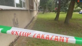 Mladík nejprve zapálil motorová vozidla v Teplické ulici v Bratislavě, pak vnikl do budovy školy.