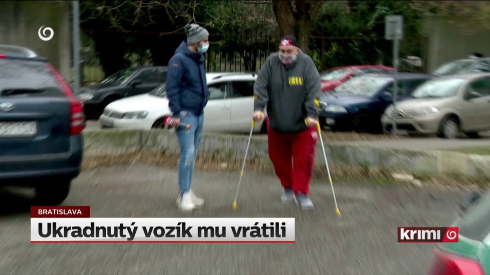 Invalidovi Dušanovi ukradli na vánočních trzích vozík. Smutný příběh má však šťastný konec.