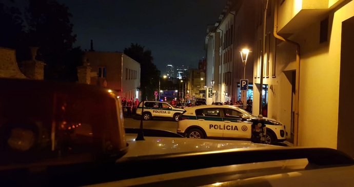 Další tragédie v Bratislavě: Po střelbě zůstali dva mrtví a jedna zraněná! Pachatel je na útěku