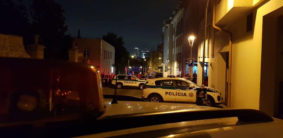 Děsivá střelba v centru Bratislavy: Dva mrtví a jedna zraněná