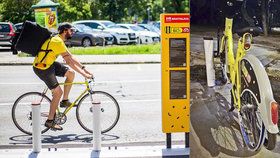 Město se konečně dočkalo projektu bikesharing. Kola na ulicích vydržela jeden den!