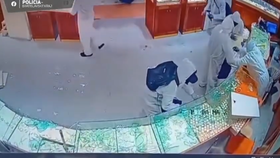 Vykradené zlatnictví v obchodním centru v Bratislavě