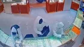 Vykradené zlatnictví v obchodním centru v Bratislavě