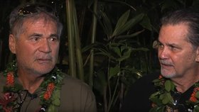 Alan Robinson (67) a Walter Macfarlane (66) z Havaje si pod stromeček nadělili nejkrásnější dárek. Po šedesáti letech přátelství zjistili, že jsou bratři.