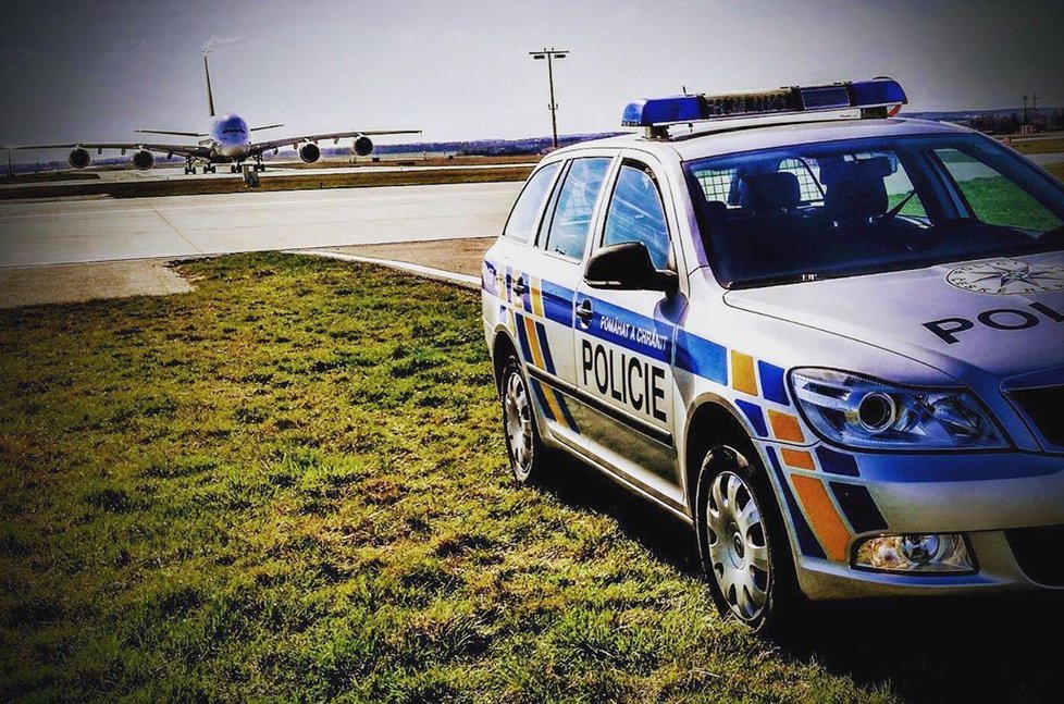 Čeští policisté soutěžili se slovenskými kolegy o to, kdo získá víc sledujících na Instagramu.