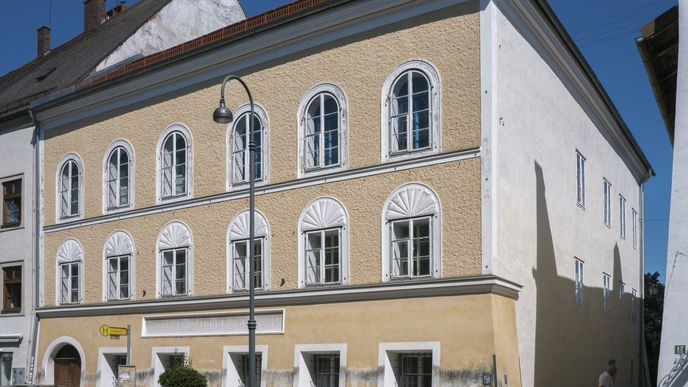 Rodný dům Adolfa Hitlera v Braunau am Inn 