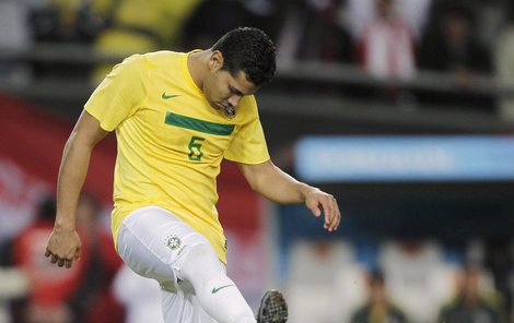 Nešika André Santos »vykopl krtka« a Brazílie má z ostudy kabát.