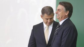 Brazilský prezident Jair Bolsonaro, na snímku s ministrem Gustavem Bebiannem.